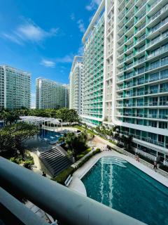Staycation in Azure Paranaque - Manila - 4