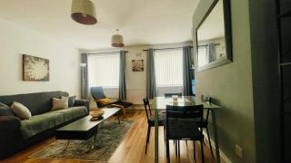 Cosy 2 Bed Apt, Nr Salford Quays - Manchester - 9