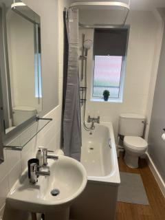 Cosy 2 Bed Apt, Nr Salford Quays - Manchester - 2