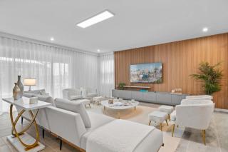 Ultimate Luxury Themed Bedrooms Game Room Pool - Davenport - 0
