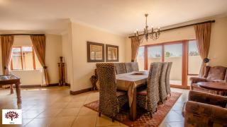 Zebula Golf and Wildlife Estate - Owl's Haven Pax 10 - Moi Signature Luxury villa - Mabula - 3