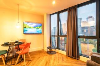 Chic 2 Bedroom Apartment in Manchester Centre - 5