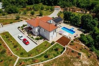 Luxury villa La Perla with heated pool - Krivodol - 0