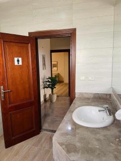 3BR Apt with privet Garden Pool with Excellent Location Near Waterway - Cairo - 4
