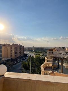 3BR Apt with privet Garden Pool with Excellent Location Near Waterway - Cairo - 2