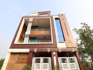 Hotel O SUNSHINE - Lucknow - 1