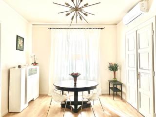 Brand new Parliament Designer SmartHome for 4 ppl - Budapest - 9