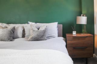 Beautiful 2 Bed City Centre - FREE Private Parking - Long Stay Rates Available - Leeds - 1