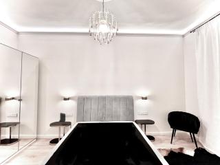 Brand new Parliament Designer SmartHome for 4 ppl - Budapest - 8