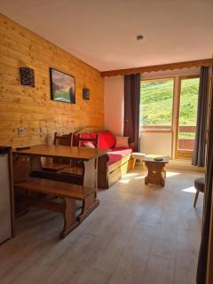 HB 1613 - Beau T2, 5pers, ski aux pieds - 4