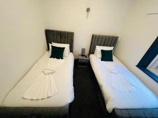 The New Valron Hotel - 4