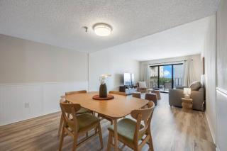 One Bedroom 1 1/2 Bath Madeira Place #211 - 1