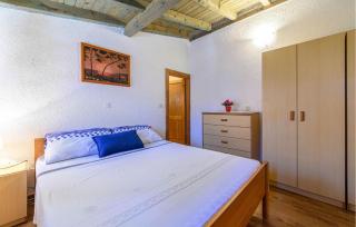 One-Bedroom Holiday Home Jadrija With A Fireplace 03 - Jadrija - 4
