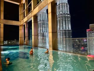 Queen Suites Tropicana The Residence Klcc Kuala Lumpur City Centre - 2