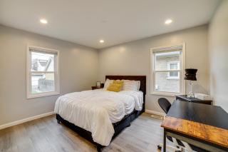 4 Mi to Lake Michigan East Chicago Home with Grill - East Chicago - 1