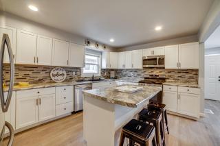 4 Mi to Lake Michigan East Chicago Home with Grill - East Chicago - 4