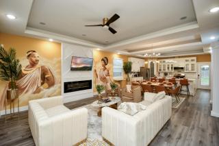 Mount Melanin Spacious 4BD Home Sleeps 17 - Near NRG Stadium - 2