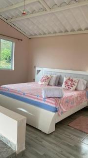 Alojamiento en Lago Calima, chalets de montaña con piscina y jacuzzi - Yotoco - 0