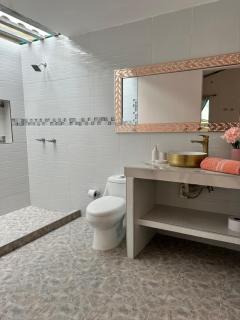 Alojamiento en Lago Calima, chalets de montaña con piscina y jacuzzi - 6