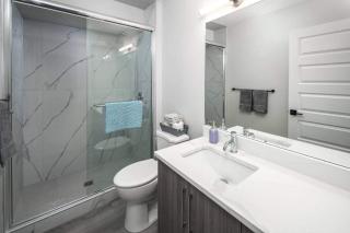 Spacious 3BR Duplex, Near Downtown & Shopping! FREE Banff Pass, Netflix, Wine, Parking! Group of up to 16 - Ask us! - 3