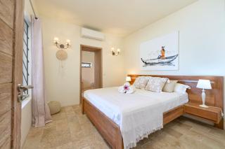 Villa LAGON Bleu, waterfront, private pool, 4 bedrooms en-suite - 5