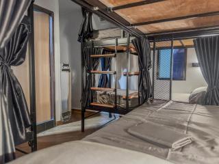 Nordic Hostel & Gym l Female Only - Phi Phi Don - 1