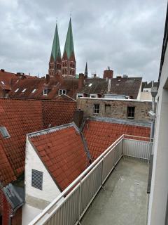 Between IV - Lübeck - 7