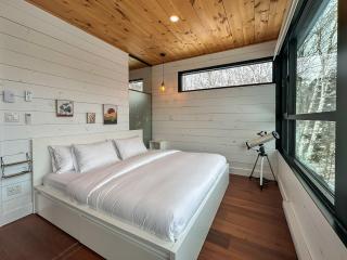 Dazzling Monthly Stay, Nature, Hot Tub & Serenity - 4