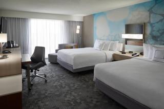 Courtyard by Marriott Toronto Airport - 4