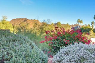 Deck and Resort Amenities Phoenix Escape By Hiking - Phoenix - 9