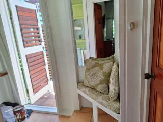 Peaceful 1 Bedroom Cottage with ocean views - English Harbour Town - 9