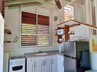 Peaceful 1 Bedroom Cottage with ocean views - English Harbour Town - 6