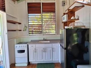 Peaceful 1 Bedroom Cottage with ocean views - English Harbour Town - 2
