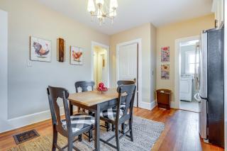 Walk to Garden & Restaurants: Zanesville Apartment - 5