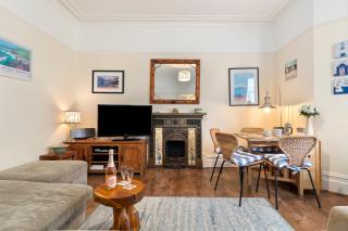 Sherbourne House - Seaside Apartment - 3