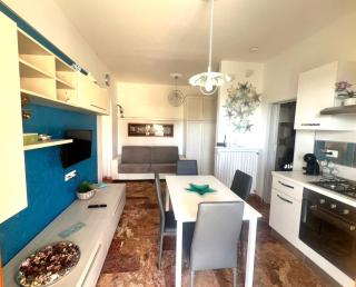 APARTMENT Aurora & Nicole IDEAL per bike 1 free parkings large e wi-fi free e x family mtb climbing con terazza vista mare - 9