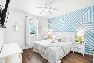 Resort Pool, 5 Bedroom, Spacious, King Beds, Near White Cap Beach, Patio, Grill - 4