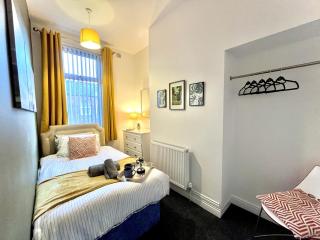 Ideal 4 Bed Stay-Away-Home in Preston - Preston - 4