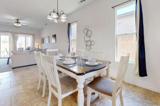 Private Pool & Jacuzzi! Walk 2 Waterfront Home! - Indio - 7
