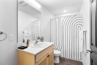 Trendy and Spacious Suite Walk to Riverfront Park - Spokane - 2