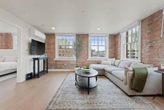Spacious Apartment with King Beds - J and K on Main - Spokane - 0