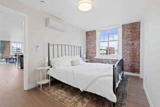 Spacious Apartment with King Beds - J and K on Main - 6