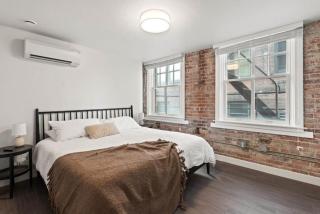 King Bed - J and K on Main Luxury Apartment 306 - Spokane - 7