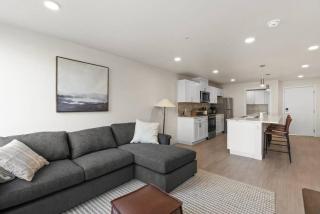 Stay Downtown! Coffee, Brunch, Walk to Everything 305 - 4