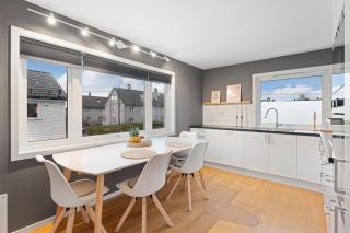 Modern apartment with wifi and new furniture - Free parking - Apartment 3 - Haugesund - 5