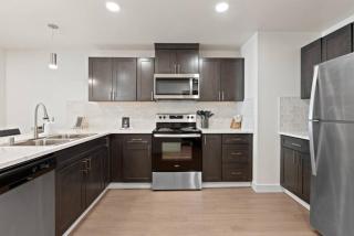 Walk to Riverfront Park! Downtown Gem w Pool Table 404 - Spokane - 7