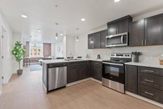 Walk to Riverfront Park! Downtown Gem w Pool Table 404 - Spokane - 1