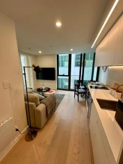 Brand New CBD High Rise 1 Bed With Ocean View on the Doorstep of Courtenay Place - Wellington - 8