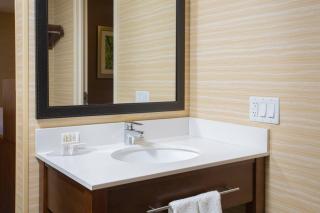 Fairfield Inn Manchester - Boston Regional Airport - 1
