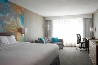 Courtyard by Marriott Toronto Downtown - 2